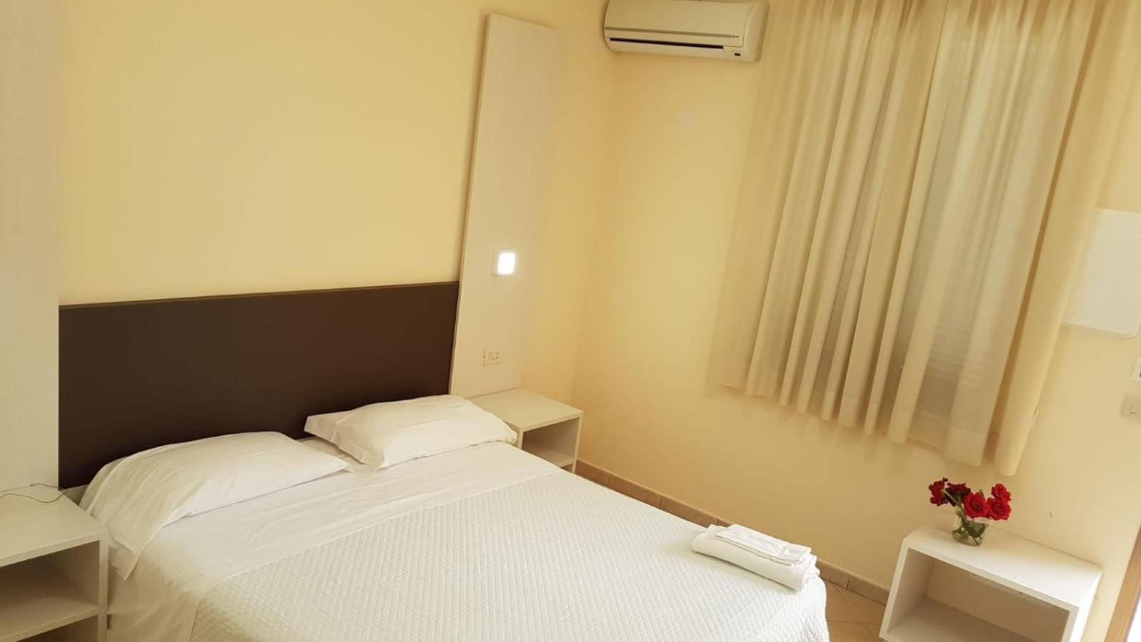 Hotel La Praia Zambrone Esterno foto