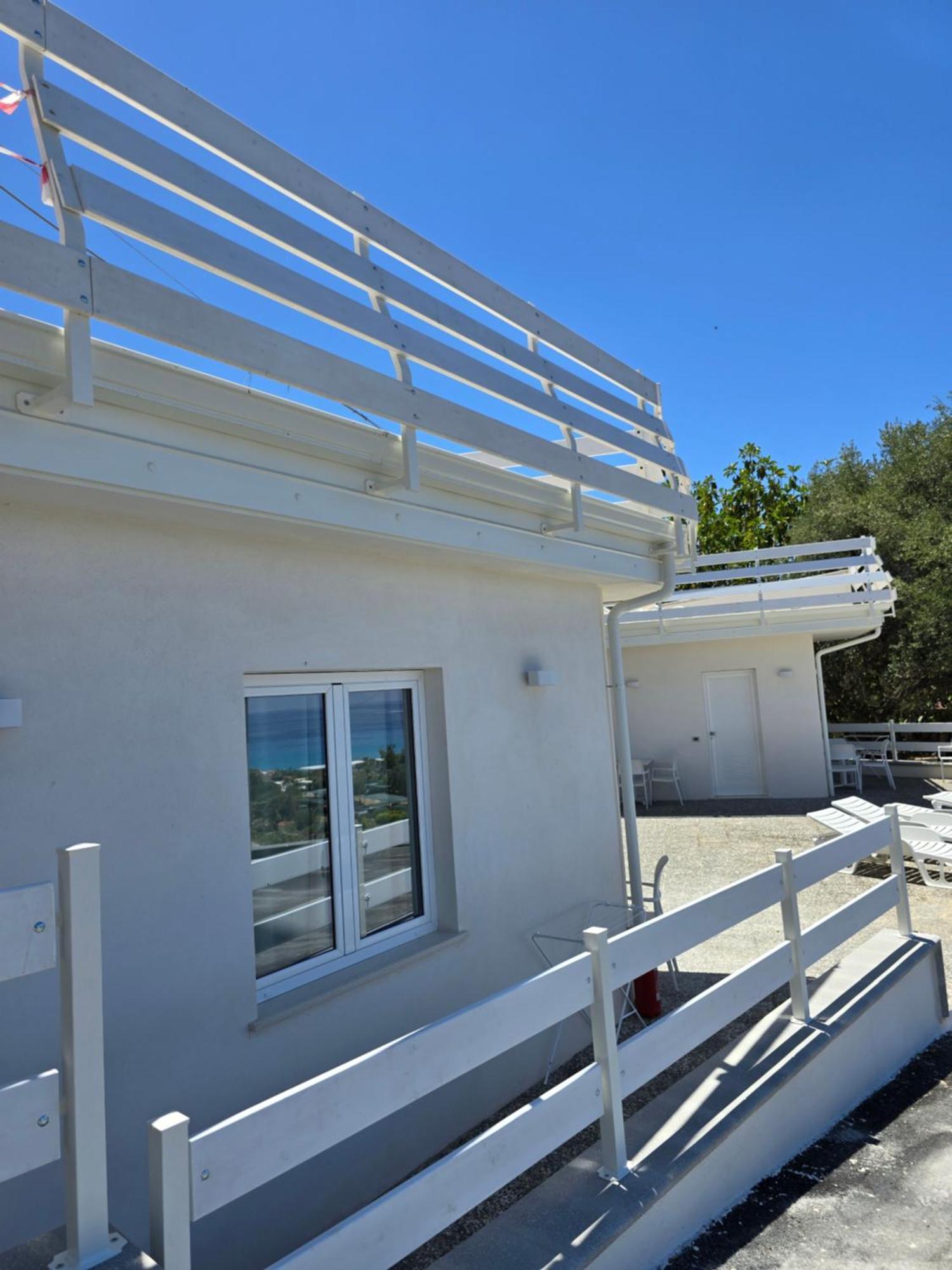 Hotel La Praia Zambrone Esterno foto