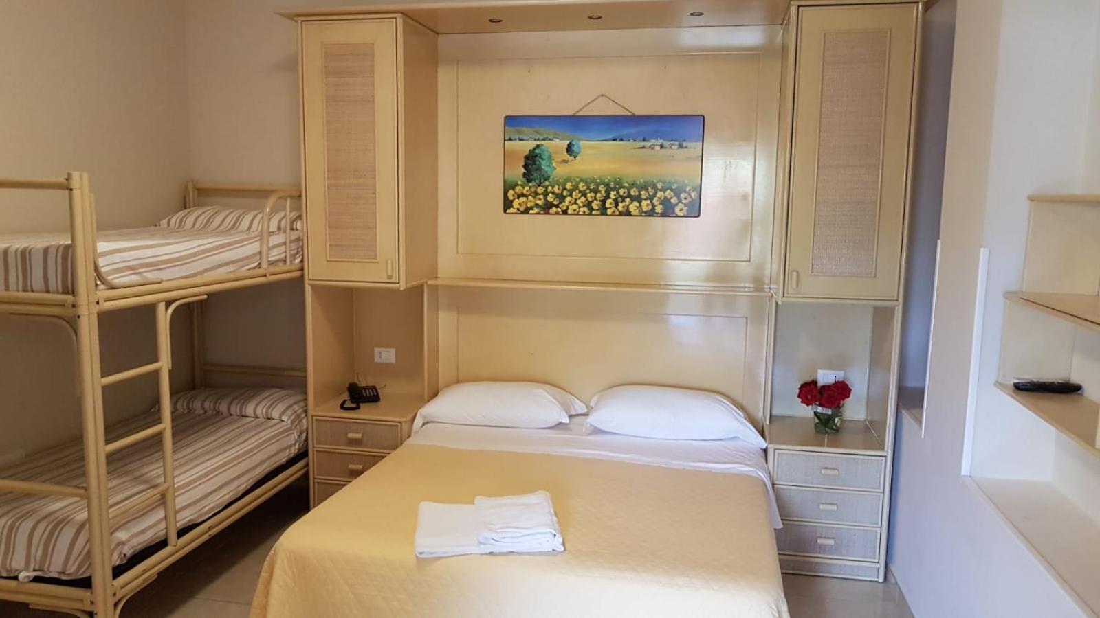 Hotel La Praia Zambrone Esterno foto