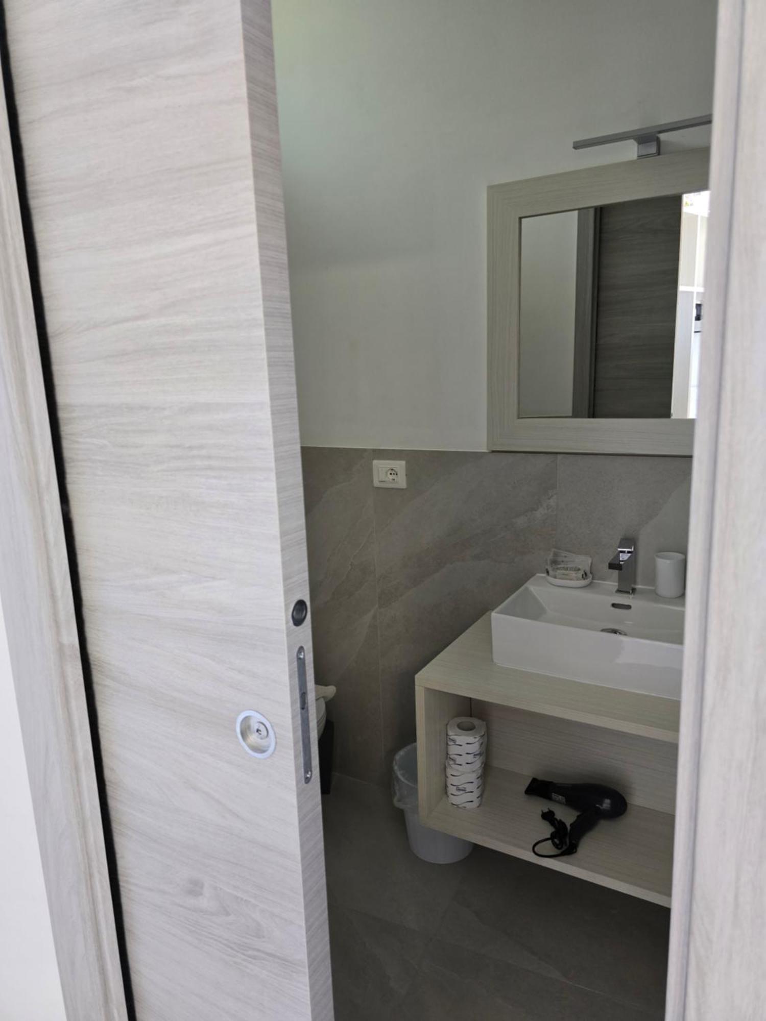 Hotel La Praia Zambrone Esterno foto