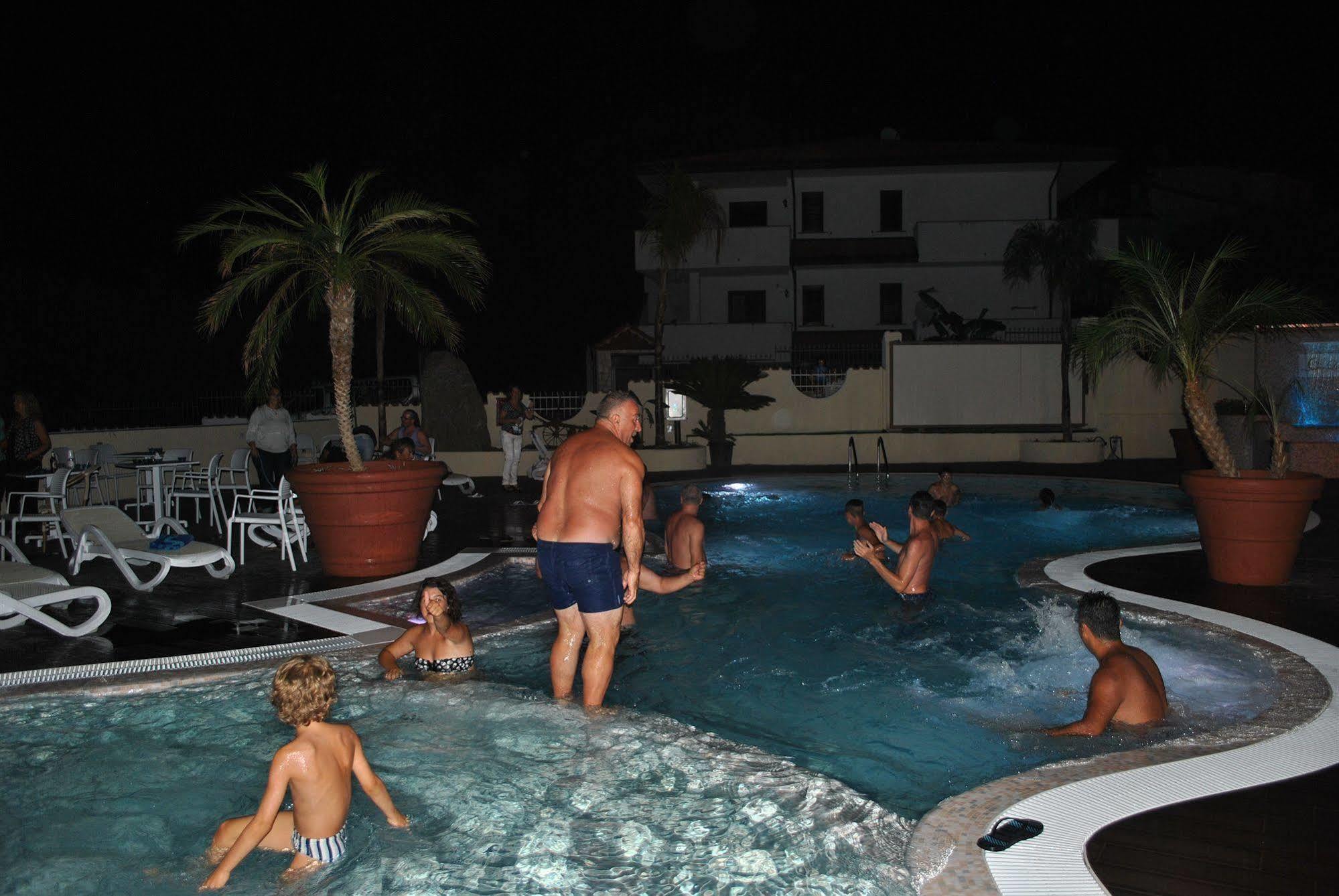 Hotel La Praia Zambrone Esterno foto
